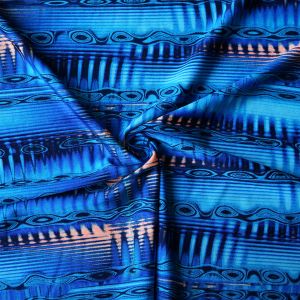 Glatter Circuit-Print Badelycra kunstvoll drapiert: Weich fliessender, blickdichter Stretch-Stoff mit futuristischem Muster für exklusive Kürkleider.