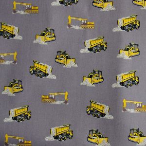 Leichter Stoff aus 100% Baumwolle in hellgrau mit gelb-grauen Bagger- und Lastwagenmuster für Kinderbekleidung und Deko.
