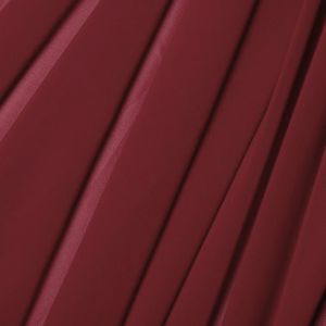 Ein eleganter, dunkelroter Chiffon-Stoff, der weich und fliessend fällt. Er ist leicht und halbtransparent, perfekt für Tanzkleider, Kür-Outfits oder verträumte Kleider.