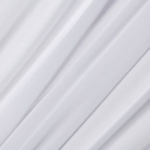 Ein eleganter, weisser Chiffon-Stoff, der weich und fliessend fällt. Er ist leicht und halbtransparent, perfekt für Tanzkleider, Kür-Outfits oder verträumte Kleider.