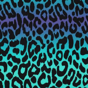 Draufsicht des French Terry Stoffs mit schwarzem Animalprint und Farbverlauf von T&uuml;rkis zu Violett.