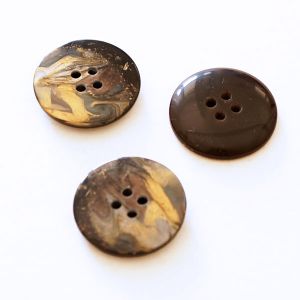 Restmenge 6 Stk. Dunkler Knopf mit gold-Marmor Musterung 20mm