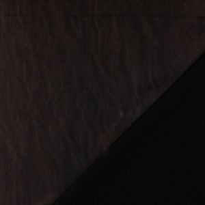 Bielastisches, leicht glänzendes Kunstleder Farbe schwarz. Flexibles Material, ideal für figurbetonte Mode wie Kleider und Overalls.