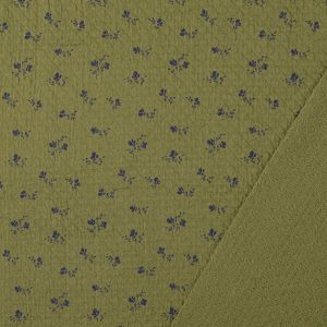 Detailansicht Jaquard Musselin oliv: Stoff mit floralem Digitaldruck und strukturierter R&uuml;ckseite, ideal f&uuml;r dekorative Krempels&auml;ume an Blusen und Hosen.