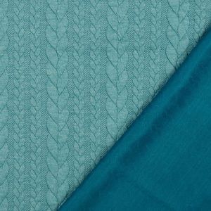 Romanit Strickstoff in der Farbe Aqua mit Zopfmuster und glatter Rückseite fürs Nähen