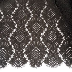 Nicht elastische Spitze in dunklem grüngrau