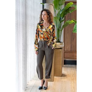 N&auml;hbeispiel: Hose gen&auml;ht aus elastischem Twill Stoff in Moosbraun.