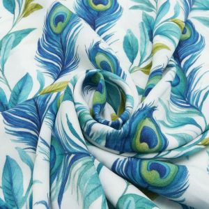 Hochwertige weisse Webware aus 100% Viskose mit floralem Federmuster für Blusen und Kleider.